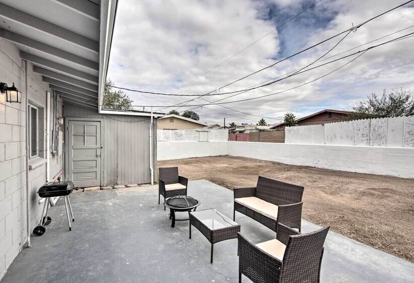 Centrally Located Gem With Laughlin Strip Views!