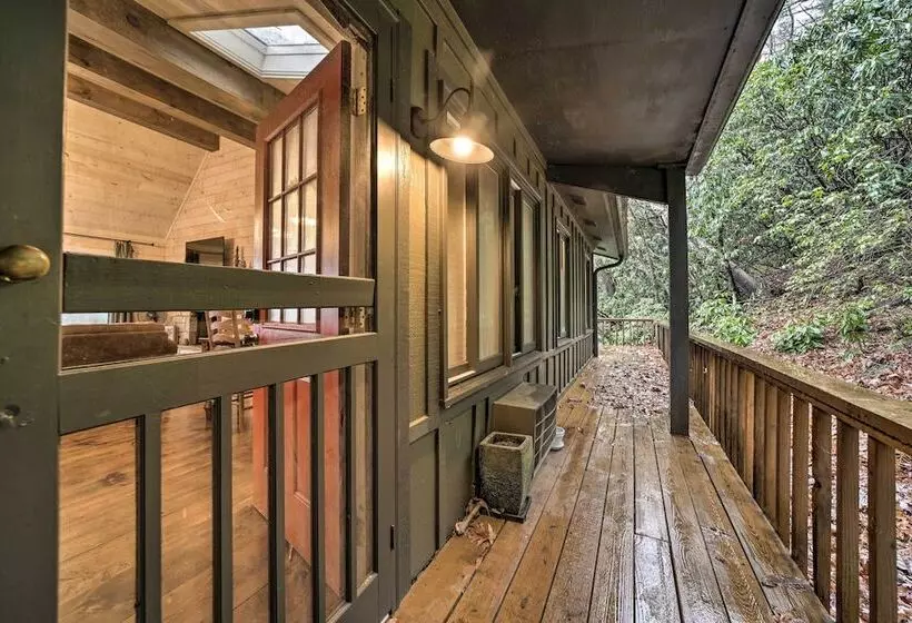 Mountain View Cabin Near Ski Sapphire Valley!
