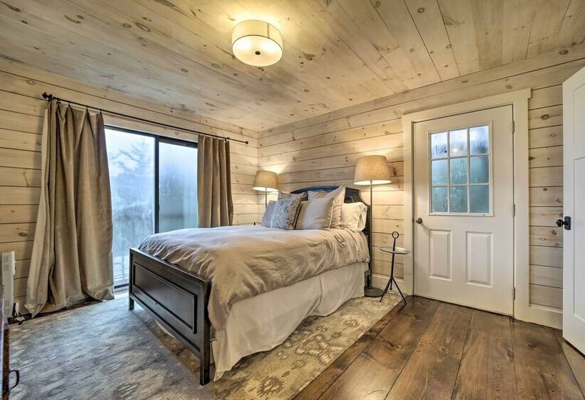 Mountain View Cabin Near Ski Sapphire Valley!