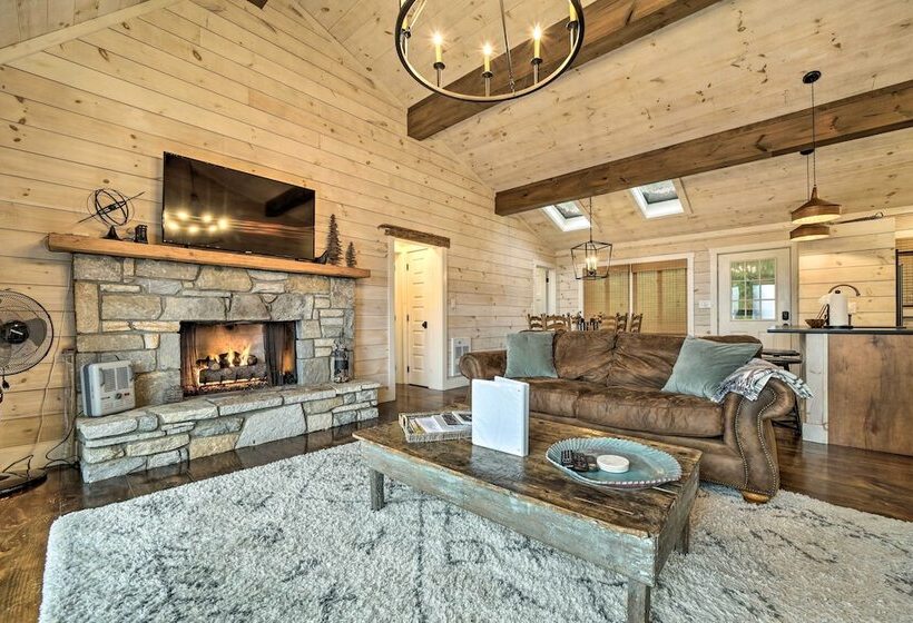 Mountain View Cabin Near Ski Sapphire Valley!