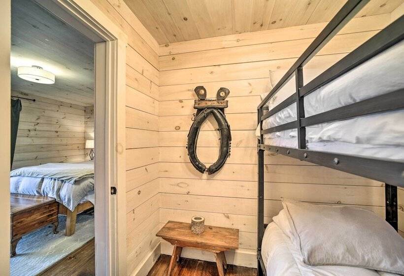 Mountain View Cabin Near Ski Sapphire Valley!