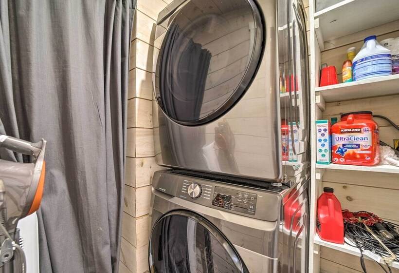 Mountain View Cabin Near Ski Sapphire Valley!