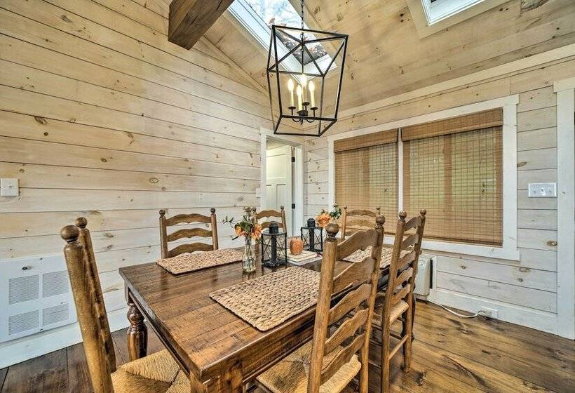 Mountain View Cabin Near Ski Sapphire Valley!