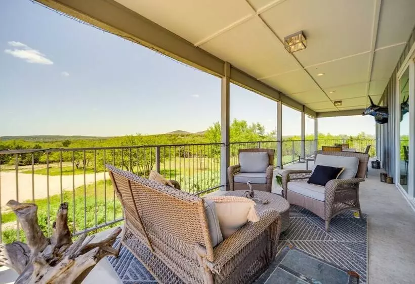 Chic House In Spring Branch W/ Lush Outdoor Space!