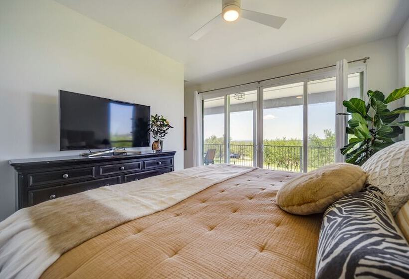 Chic House In Spring Branch W/ Lush Outdoor Space!