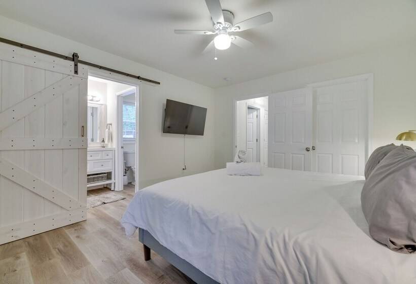 7 Mi To Camelback Mtn: Chic Penn Estates Home