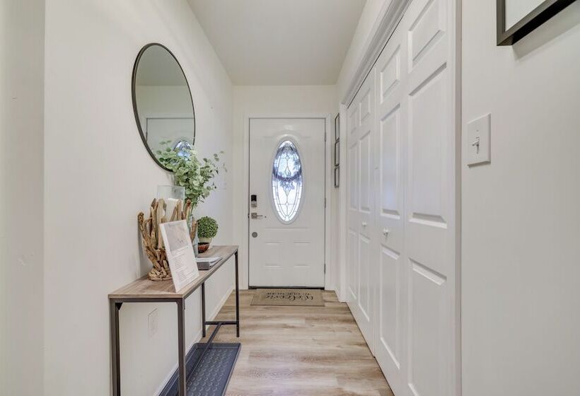 7 Mi To Camelback Mtn: Chic Penn Estates Home