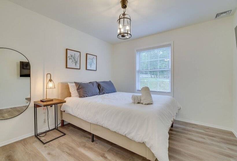 7 Mi To Camelback Mtn: Chic Penn Estates Home