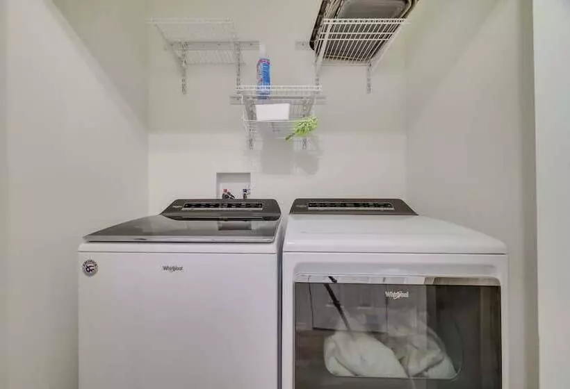 7 Mi To Camelback Mtn: Chic Penn Estates Home