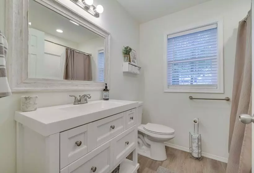 7 Mi To Camelback Mtn: Chic Penn Estates Home