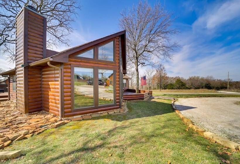 Incredible Log Home: 1 Mile From Lake Tenkiller