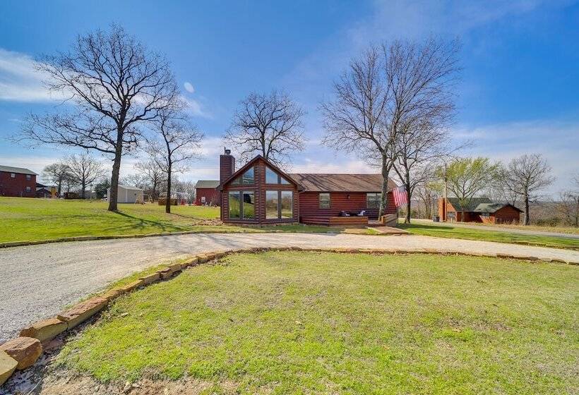 Incredible Log Home: 1 Mile From Lake Tenkiller