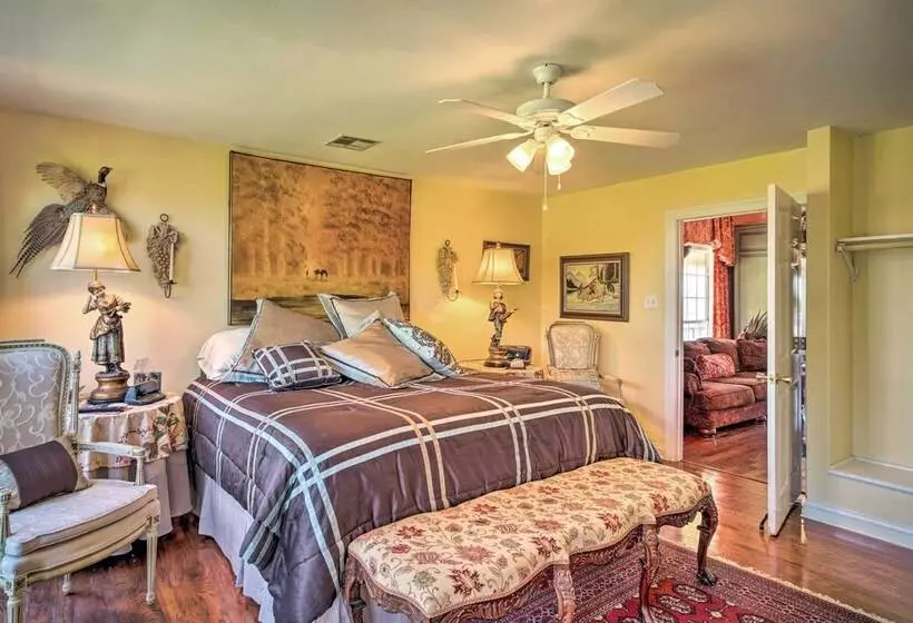 Exquisite Lake Charles Gem   Waterfront Views