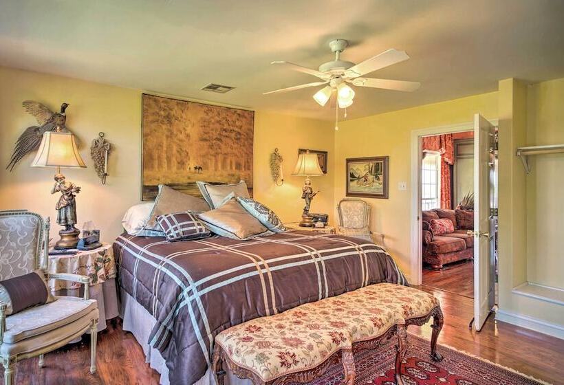 Exquisite Lake Charles Gem   Waterfront Views