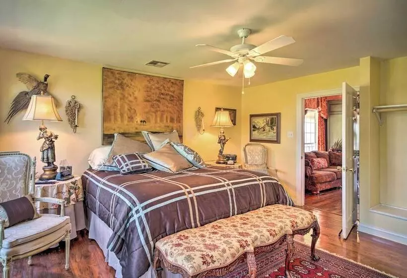 Exquisite Lake Charles Gem   Waterfront Views