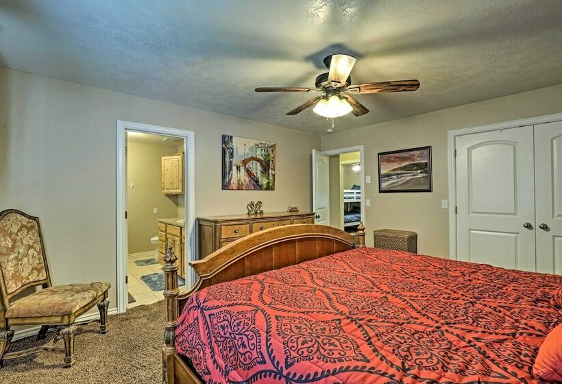 Salem House W/ Sauna, Piano, & Game Room!