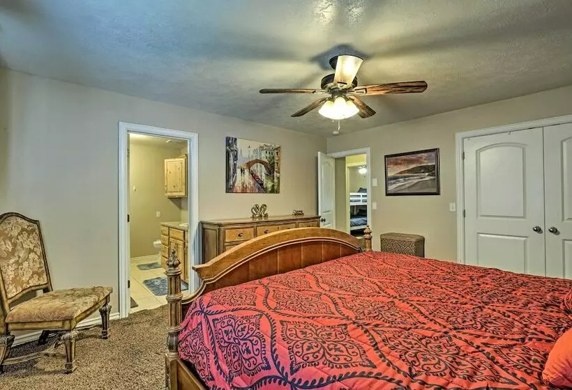 Salem House W/ Sauna, Piano, & Game Room!