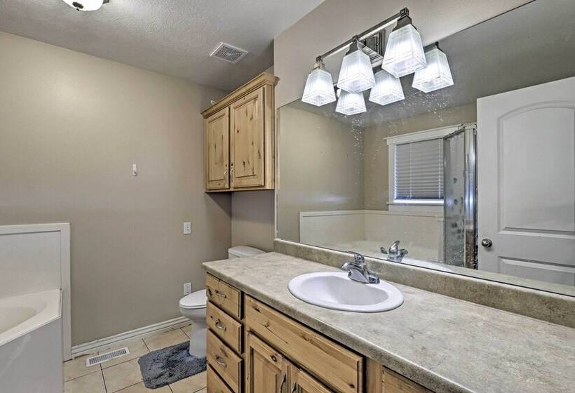 Salem House W/ Sauna, Piano, & Game Room!