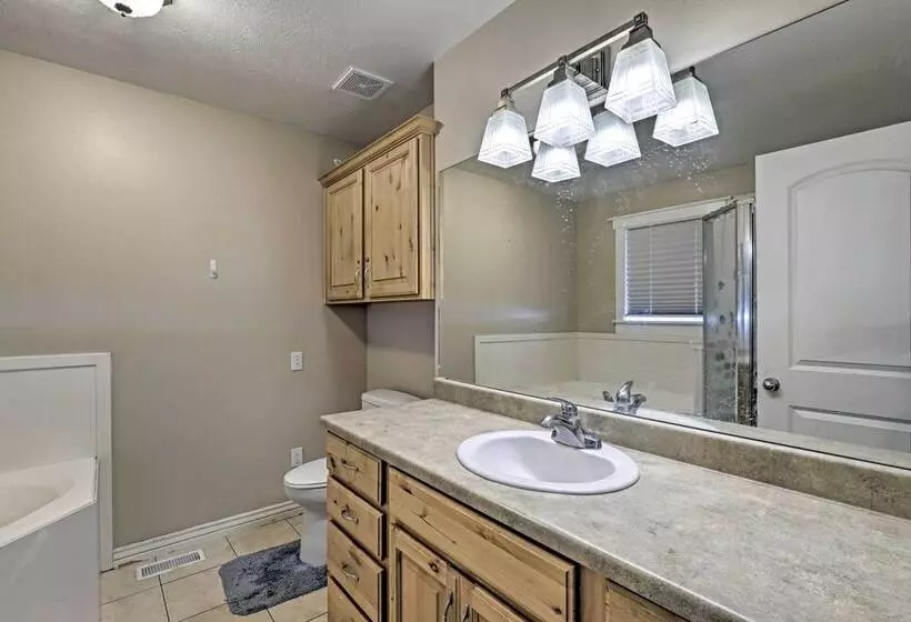Salem House W/ Sauna, Piano, & Game Room!