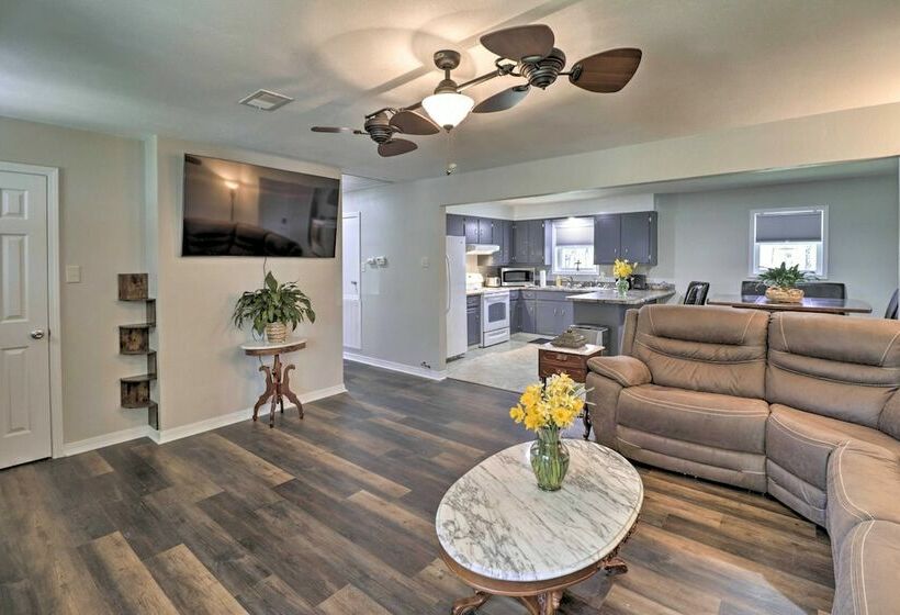 Greers Ferry Home W/ Yard, < 1 Mi To Marina!