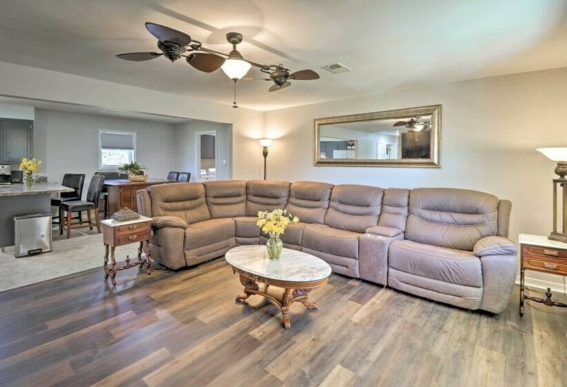 Greers Ferry Home W/ Yard, < 1 Mi To Marina!