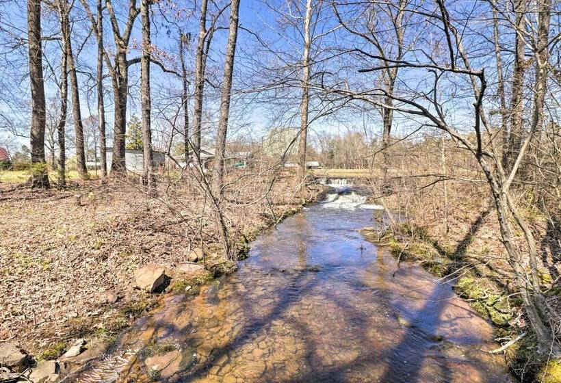 Greers Ferry Home W/ Yard, < 1 Mi To Marina!