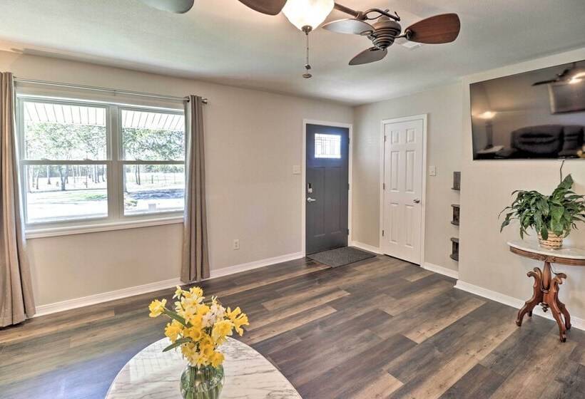 Greers Ferry Home W/ Yard, < 1 Mi To Marina!