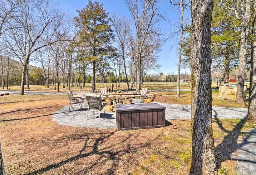 Greers Ferry Home W/ Yard, < 1 Mi To Marina!