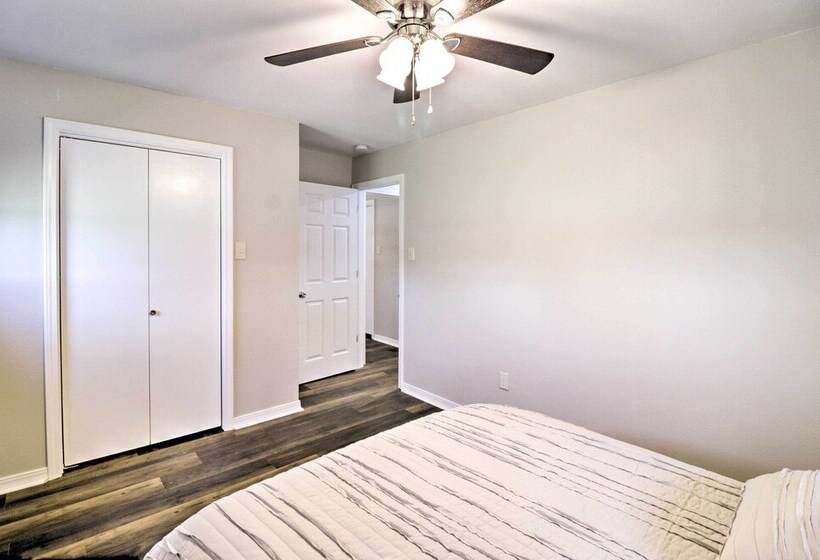 Greers Ferry Home W/ Yard, < 1 Mi To Marina!