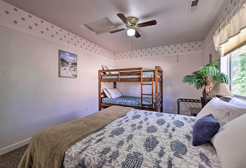 Home W/ Game Room & Fire Pit: 30 Min To Zion!