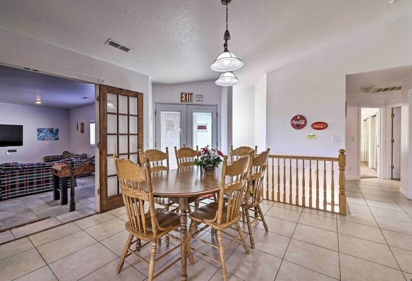 Home W/ Game Room & Fire Pit: 30 Min To Zion!