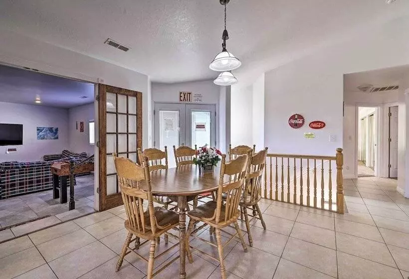 Home W/ Game Room & Fire Pit: 30 Min To Zion!