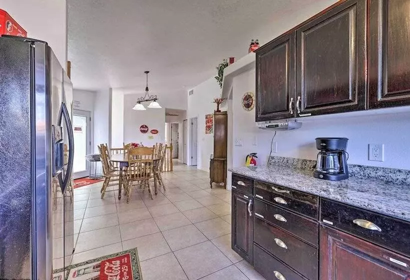 Home W/ Game Room & Fire Pit: 30 Min To Zion!