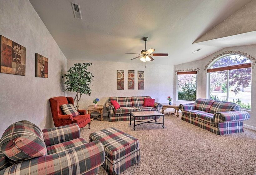 Home W/ Game Room & Fire Pit: 30 Min To Zion!