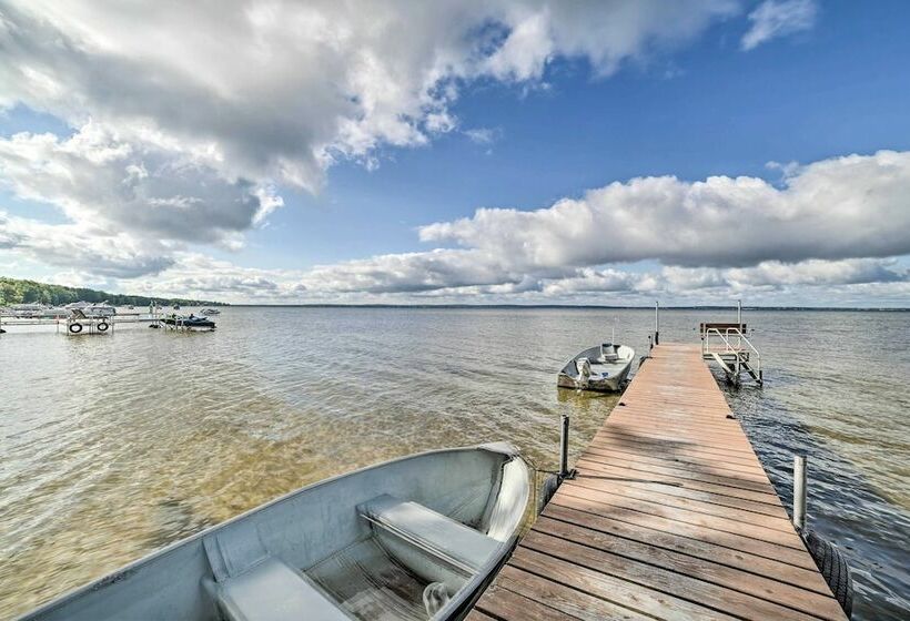 Houghton Lake Cabin W/ Direct Water Access!