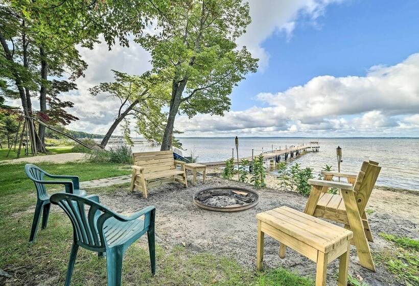 Houghton Lake Cabin W/ Direct Water Access!