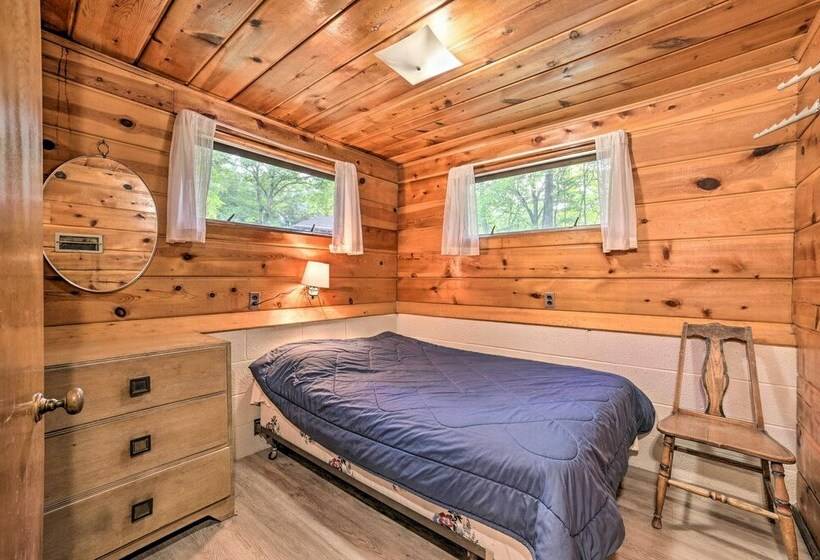 Houghton Lake Cabin W/ Direct Water Access!