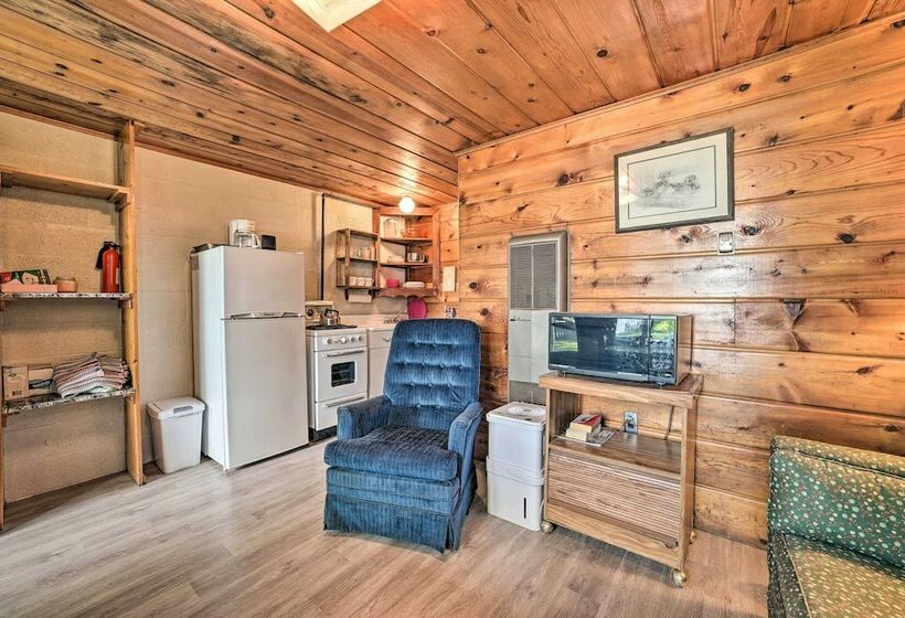 Houghton Lake Cabin W/ Direct Water Access!