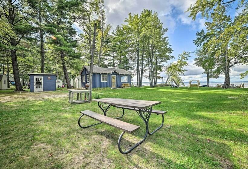 Houghton Lake Cabin W/ Direct Water Access!