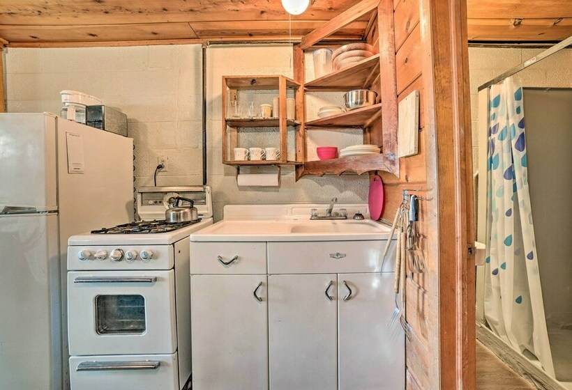 Houghton Lake Cabin W/ Direct Water Access!