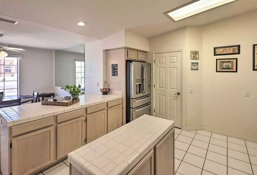 Beautiful Havasu Retreat W/ Hot Tub, Pet Friendly!