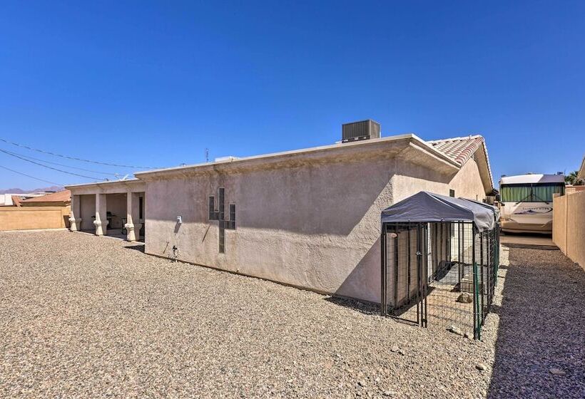 Beautiful Havasu Retreat W/ Hot Tub, Pet Friendly!