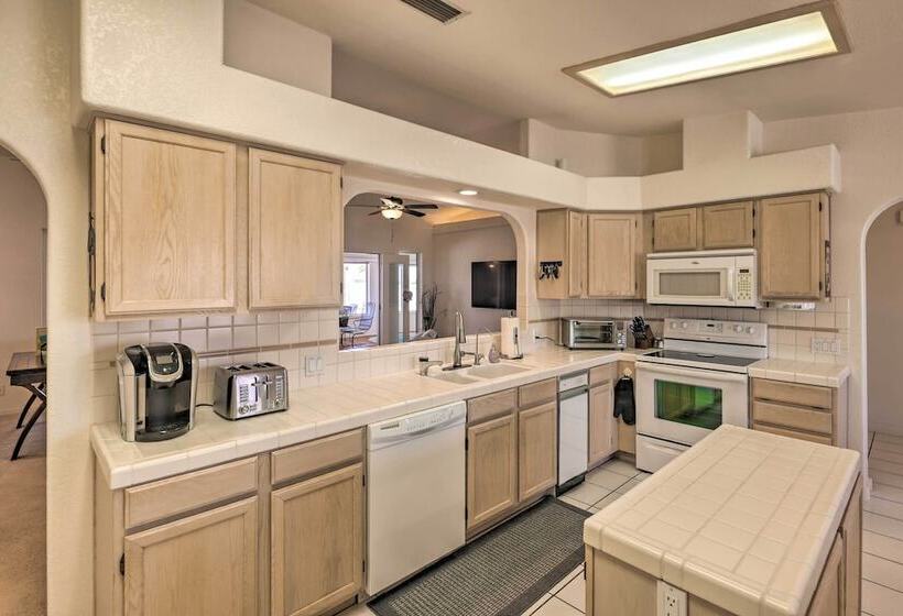Beautiful Havasu Retreat W/ Hot Tub, Pet Friendly!