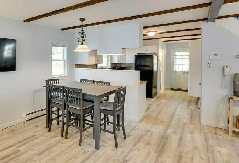 Lakefront Cabin W/ Panoramic Water View & Access