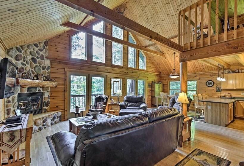 Lakefront Hazelhurst Cabin: Dock & Pool Table