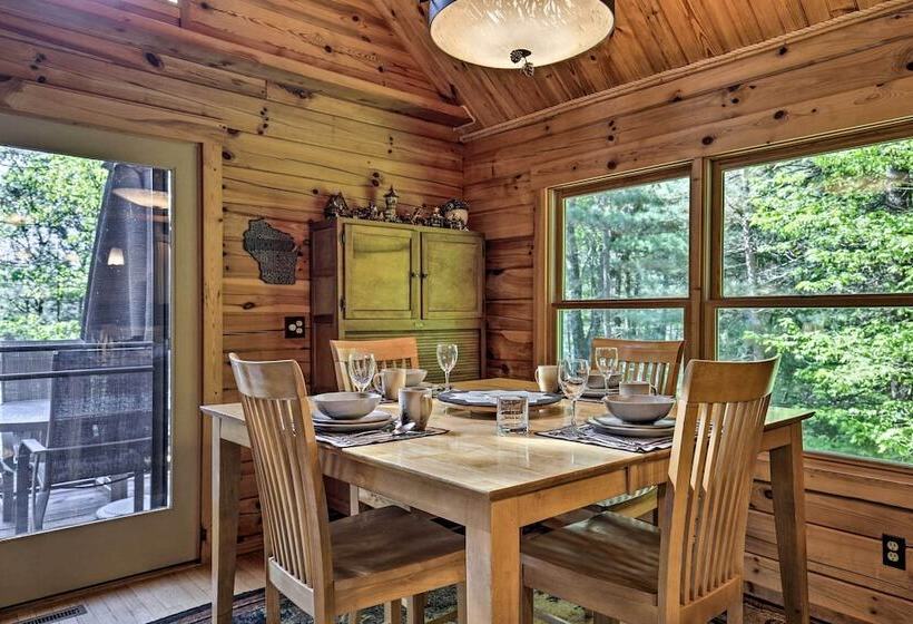 Lakefront Hazelhurst Cabin: Dock & Pool Table