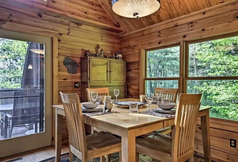 Lakefront Hazelhurst Cabin: Dock & Pool Table