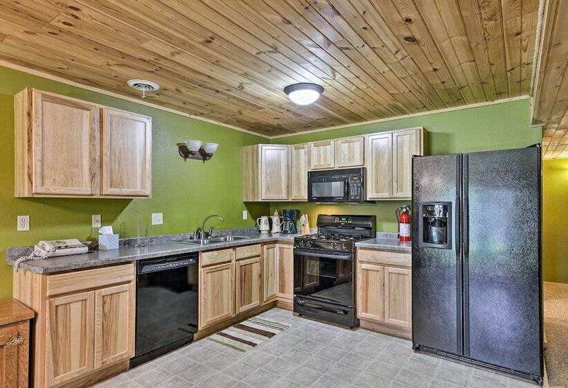 Lakefront Hazelhurst Cabin: Dock & Pool Table