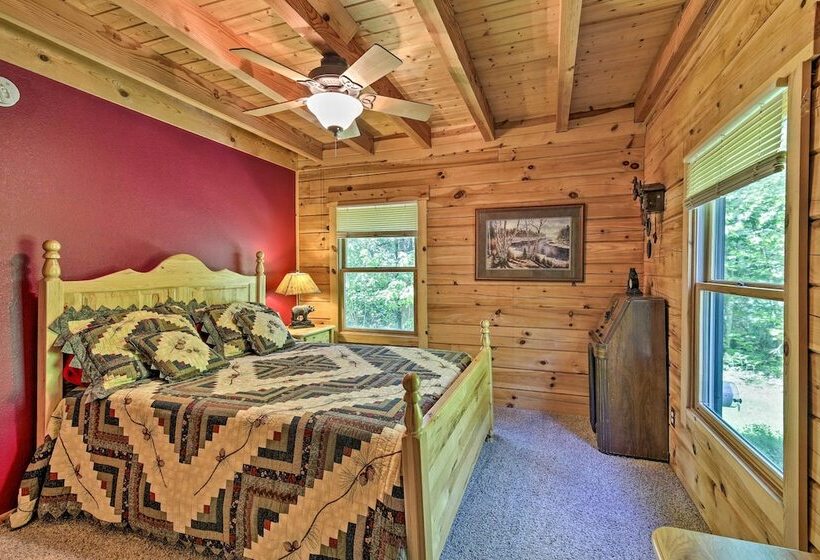 Lakefront Hazelhurst Cabin: Dock & Pool Table