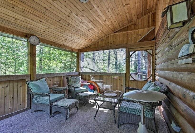 Lakefront Hazelhurst Cabin: Dock & Pool Table